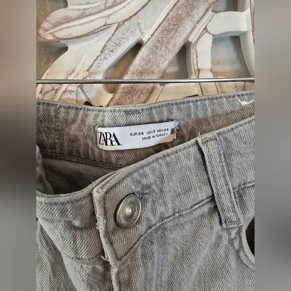 Zara Light Gray Straight Leg Jeans - Picture 3 of 5
